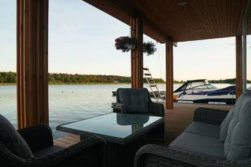 Фотографии Дома для отпуска Sali Osta Floating House on the river г. Юрмала (Латвия) №4 Фото Дома для отпуска Sali Osta Floating House on the river г. Юрмала 4