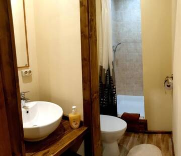 Фото номера Четырехместный номер с видом на сад Гостевой дом Guest House Jurmala г. Юрмала 17