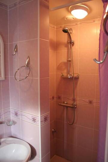 Фото номера Двухместный номер с общей кухней Гостевой дом Naiza Guesthouse and Apartments г. Юрмала 6