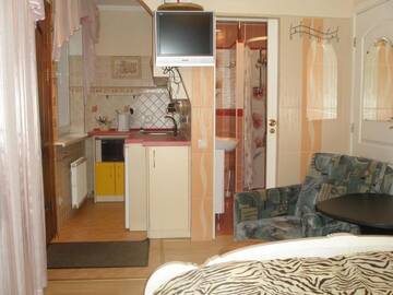 Фото номера Двухместный номер с 1 кроватью и патио Гостевой дом Naiza Guesthouse and Apartments г. Юрмала 4