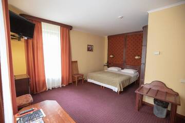 Фото номера Стандартный трехместный номер Отель Pegasa Pils Spa Hotel г. Юрмала 3