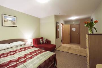 Фото номера Стандартный трехместный номер Апарт-отели Dzintars Hotel г. Юрмала 6