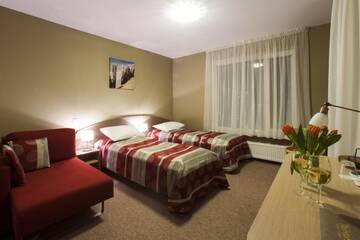 Фото номера Стандартный трехместный номер Апарт-отели Dzintars Hotel г. Юрмала 5