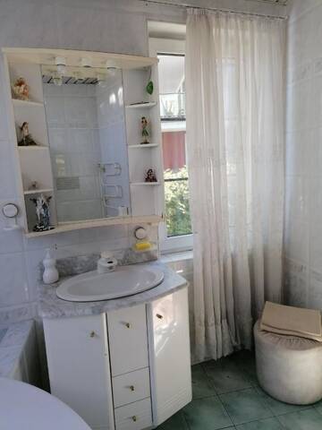 Фото номера Двухместный номер с 1 кроватью и собственной ванной комнатой Отель Guest House Krista г. Юрмала 7