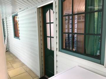Фото номера Апартаменты с видом на бассейн Отель Guest House Krista г. Юрмала 9