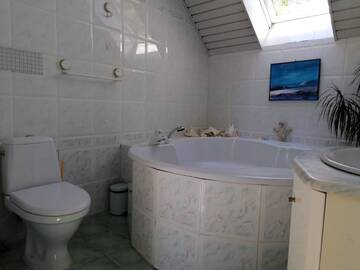 Фото номера Двухместный номер с 1 кроватью и собственной ванной комнатой Отель Guest House Krista г. Юрмала 6